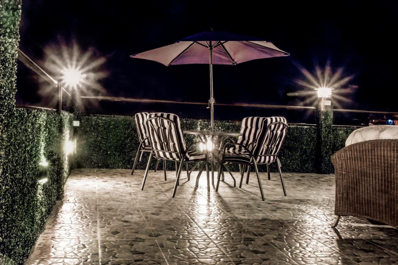 Verovino Suites Cebu Exteriör bild